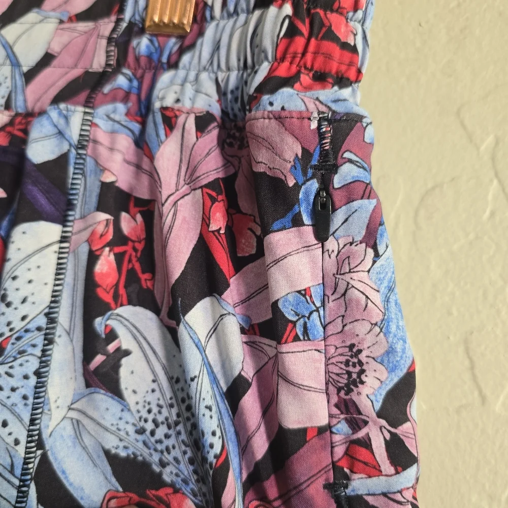 Lululemon Hotty Hot‎ Shorts Size 6